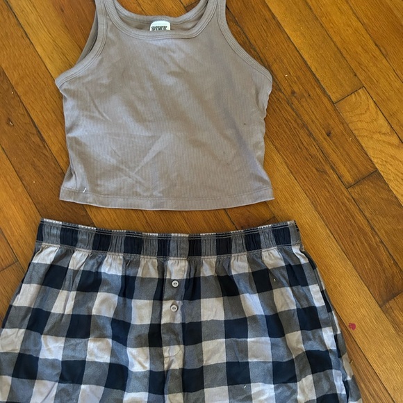 PINK Victoria’s Secret boxer shorts and tank top size small - Picture 2 of 4